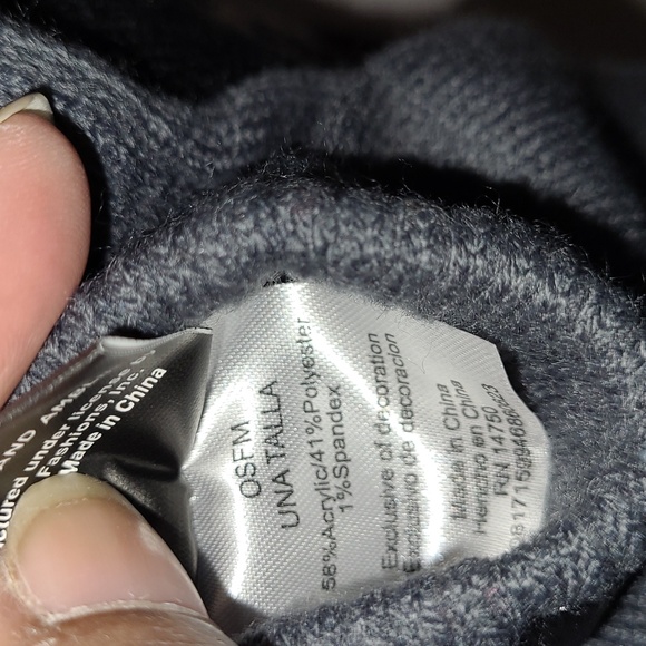 Boys 2-PC Jurassic World Camo Beanie Hat w/Solid Green Gloves NWT - Picture 10 of 10